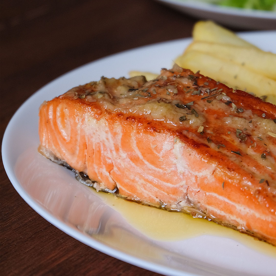 Resep Pan Seared Salmon With Garlic Butter Sauce - Blog Kuliner ...